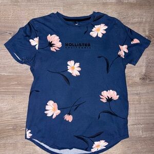 Hollister floral t-shirt